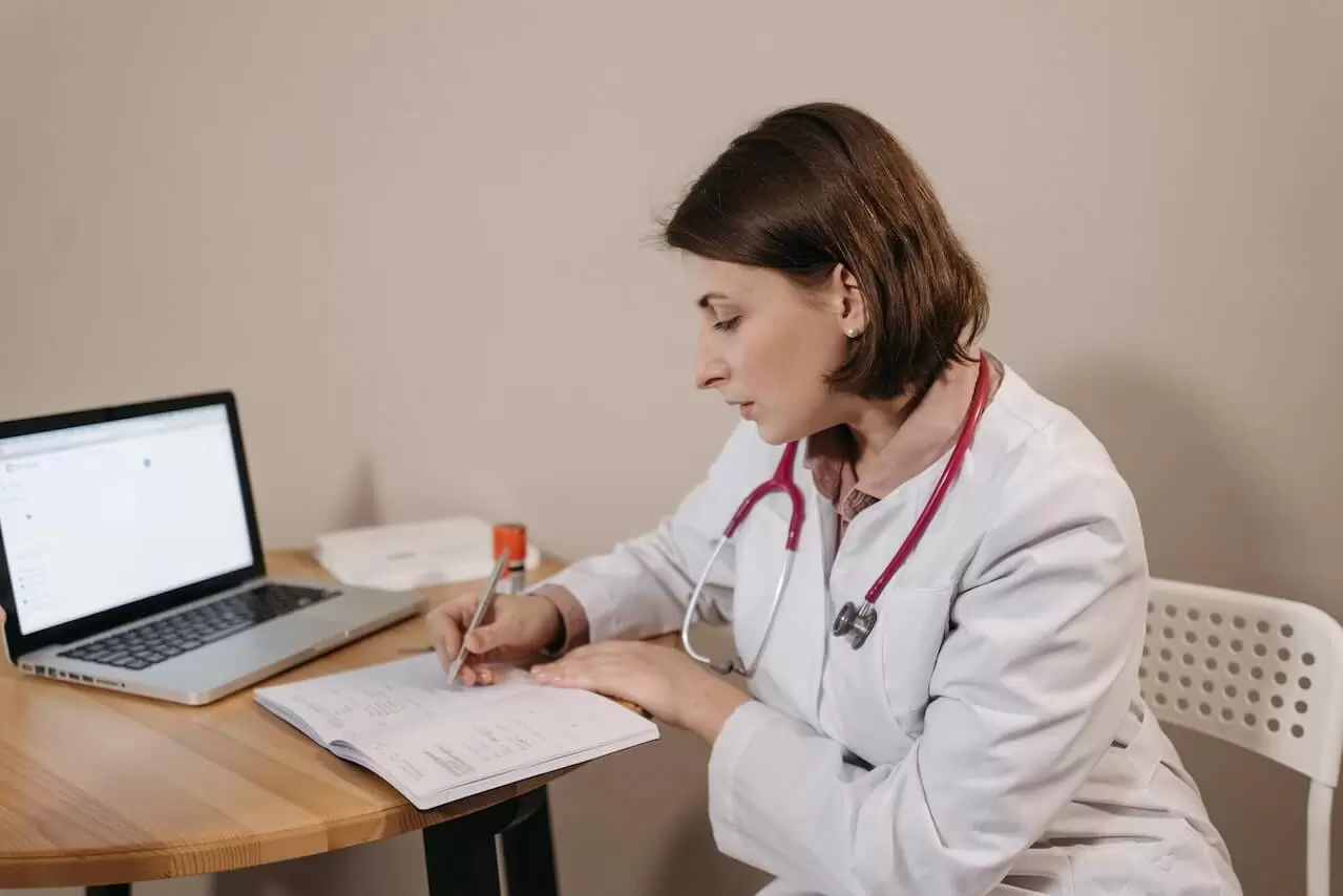 Tușeul rectal – ce este important de știut înainte de a efectua o astfel de procedură?